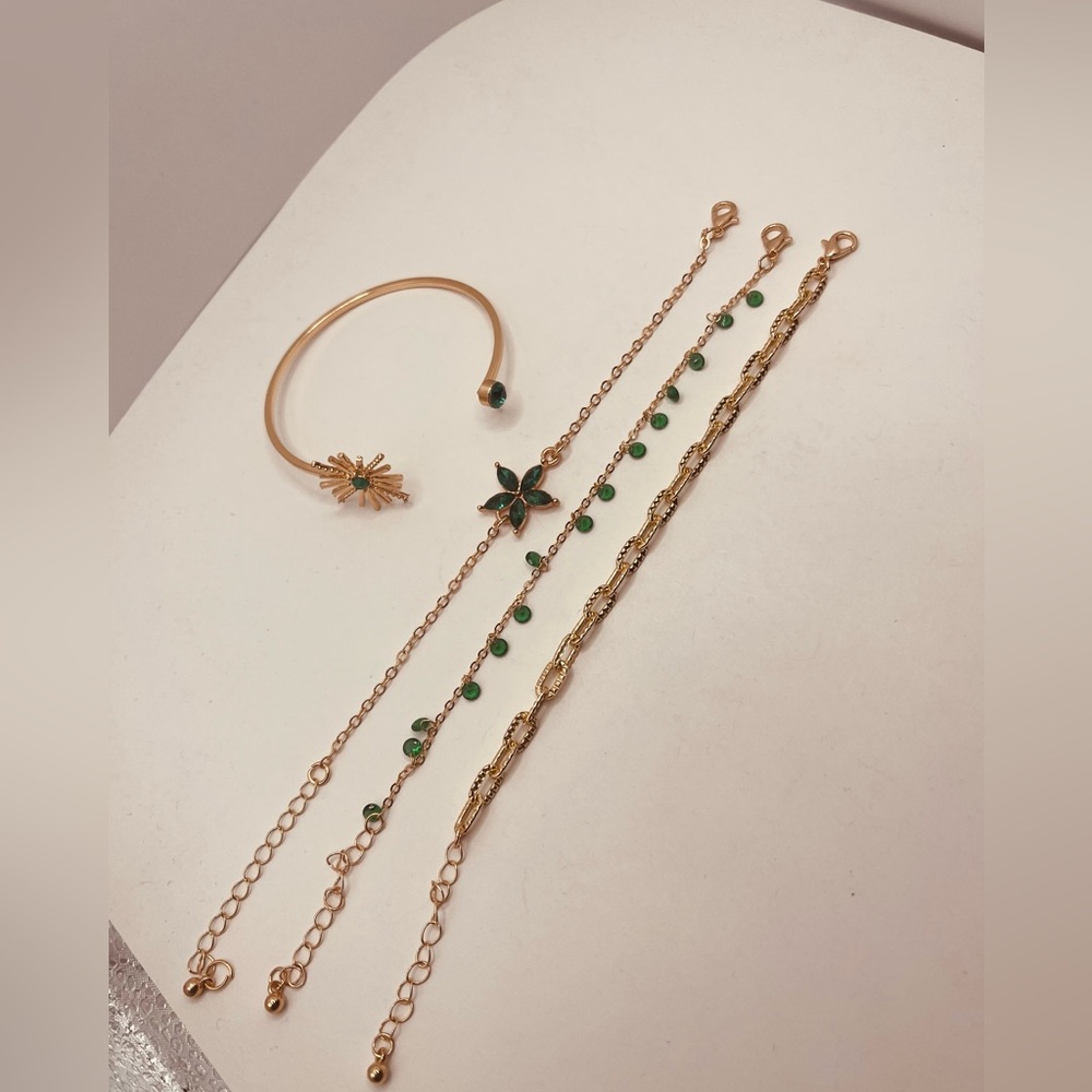 Set bracelets for women imitation diamond design 4 pieces